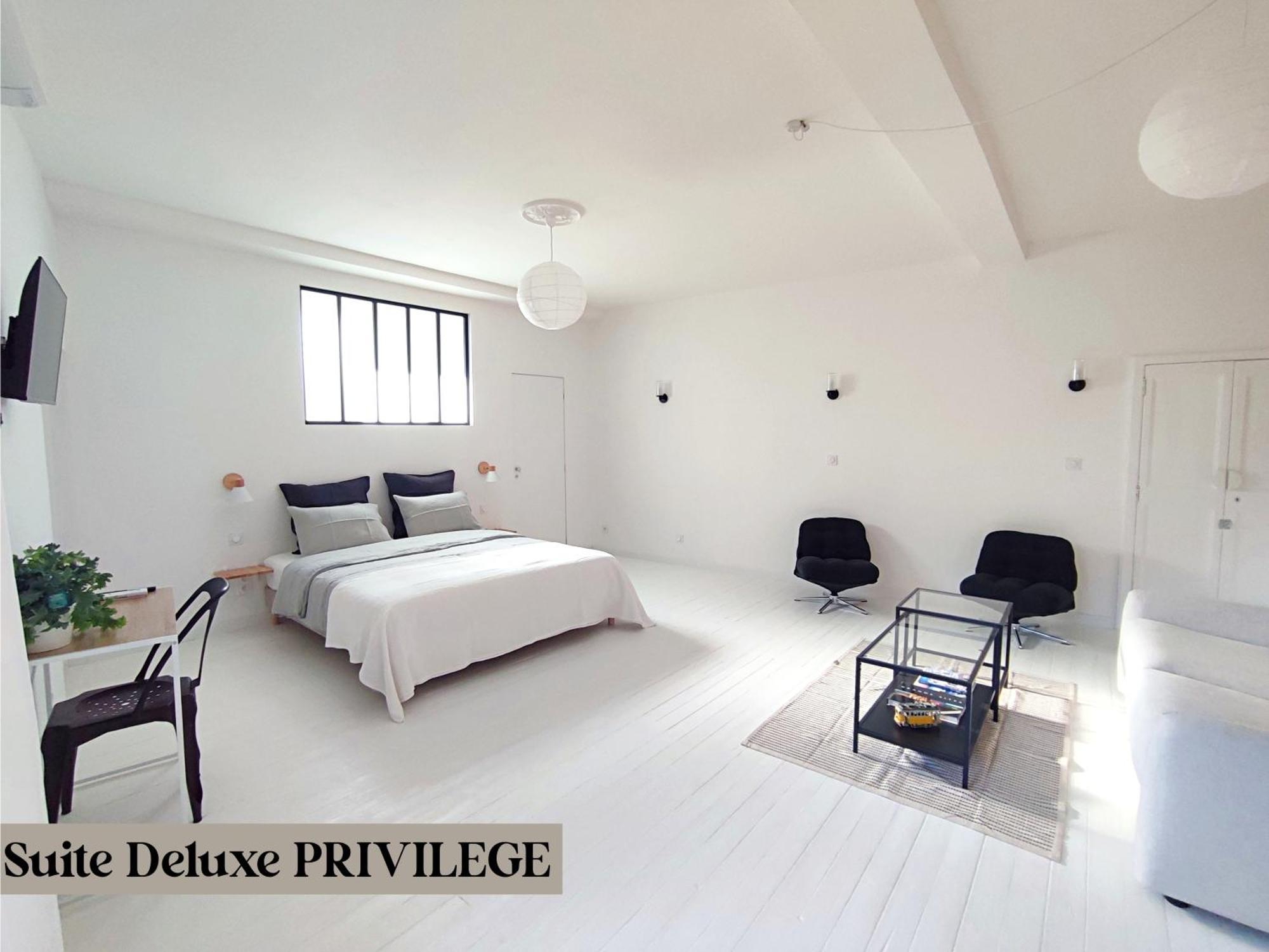 Two-Bedroom Suite,1593851922:JPEG