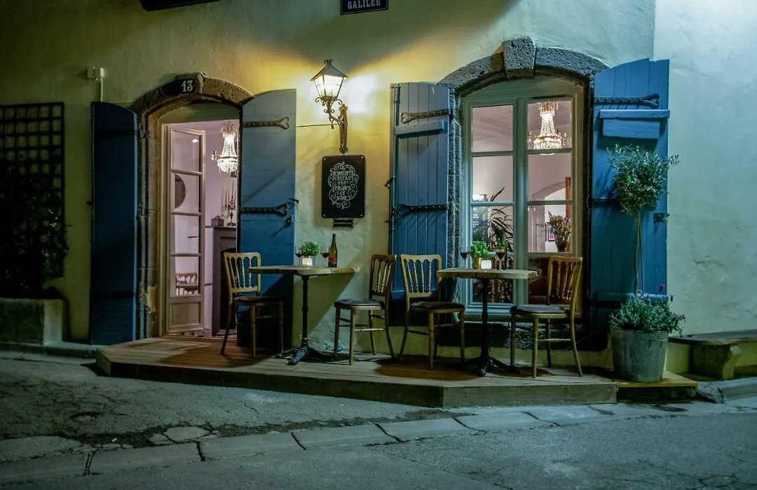 Rue Galilee-1